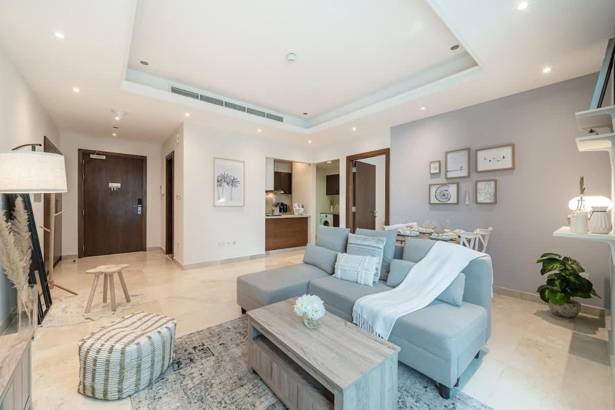 Airstay - 1br Retreat - Stunning Marina Views - Monthly Offer Available Apartment *