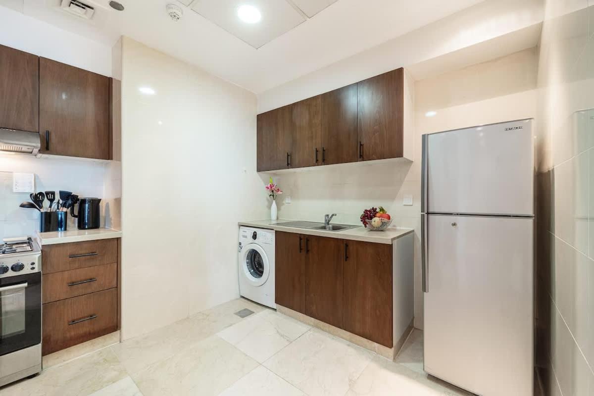 Apartment Airstay - 1br Retreat - Stunning Marina Views - Monthly Offer Available Dubai