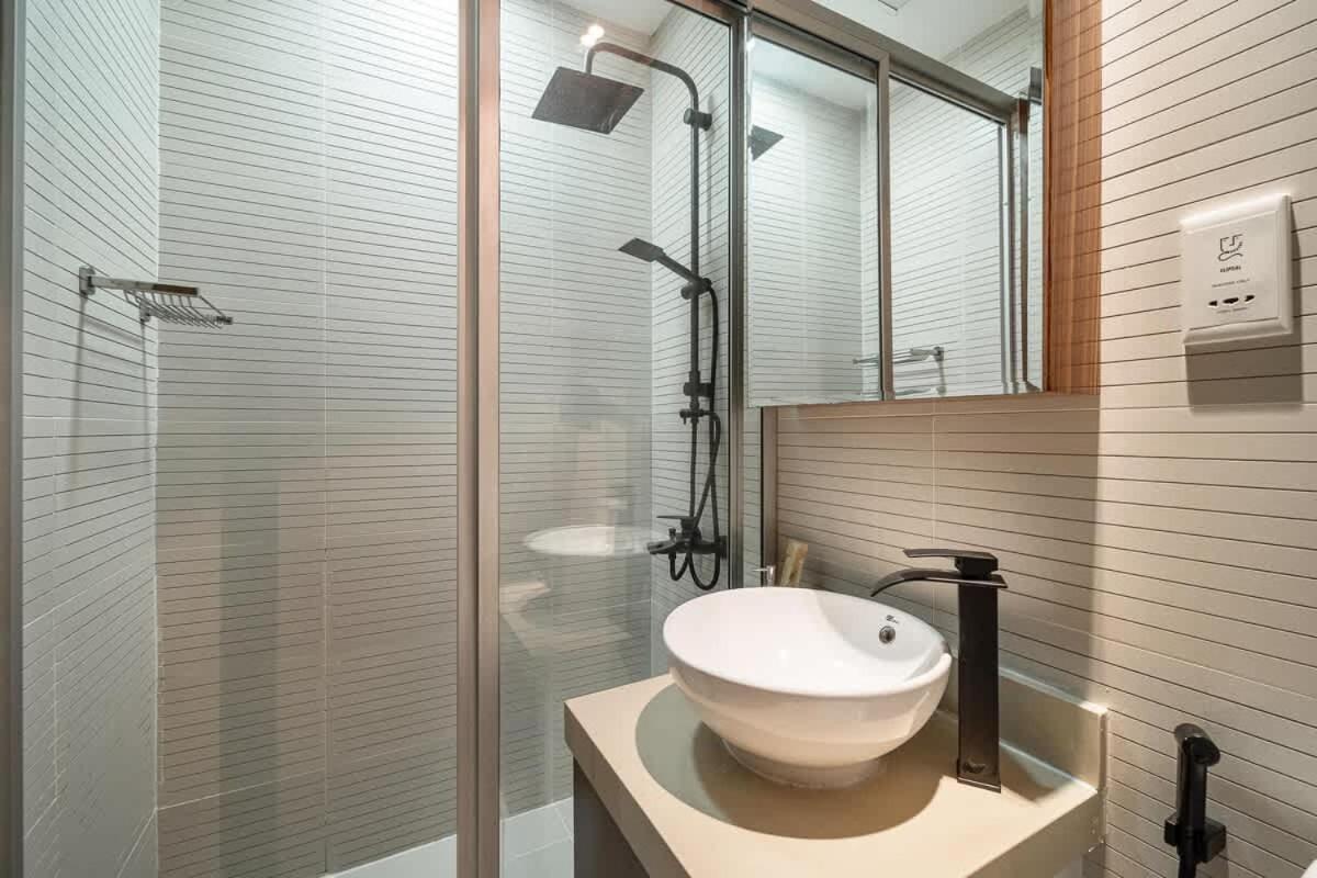 Airstay - 1br Retreat - Stunning Marina Views - Monthly Offer Available Apartment *